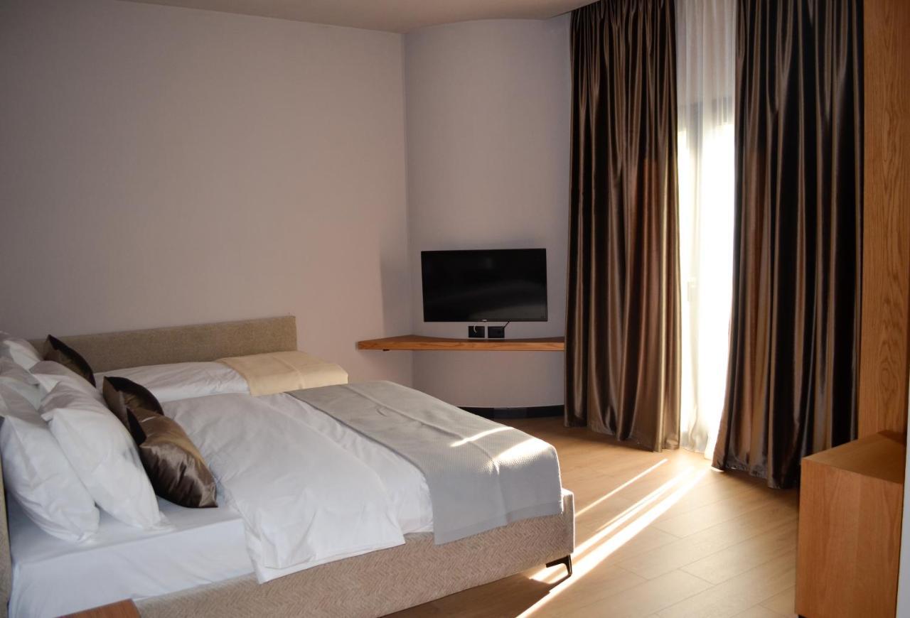 N'Peze Hotel Ljaknasi Kültér fotó